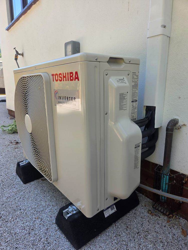 Toshiba outdoor unit sited on a side return